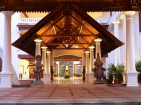 Отель The Raviz Ashtamudi, Kollam  Коллам